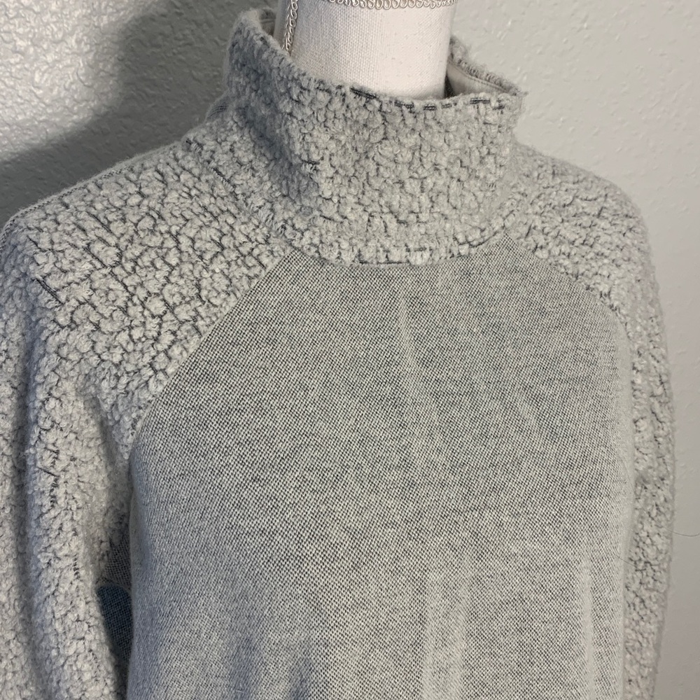 Prana women’s medium Gray Textured Turtleneck Sweater/sweatshirt - Picture 2 of 11